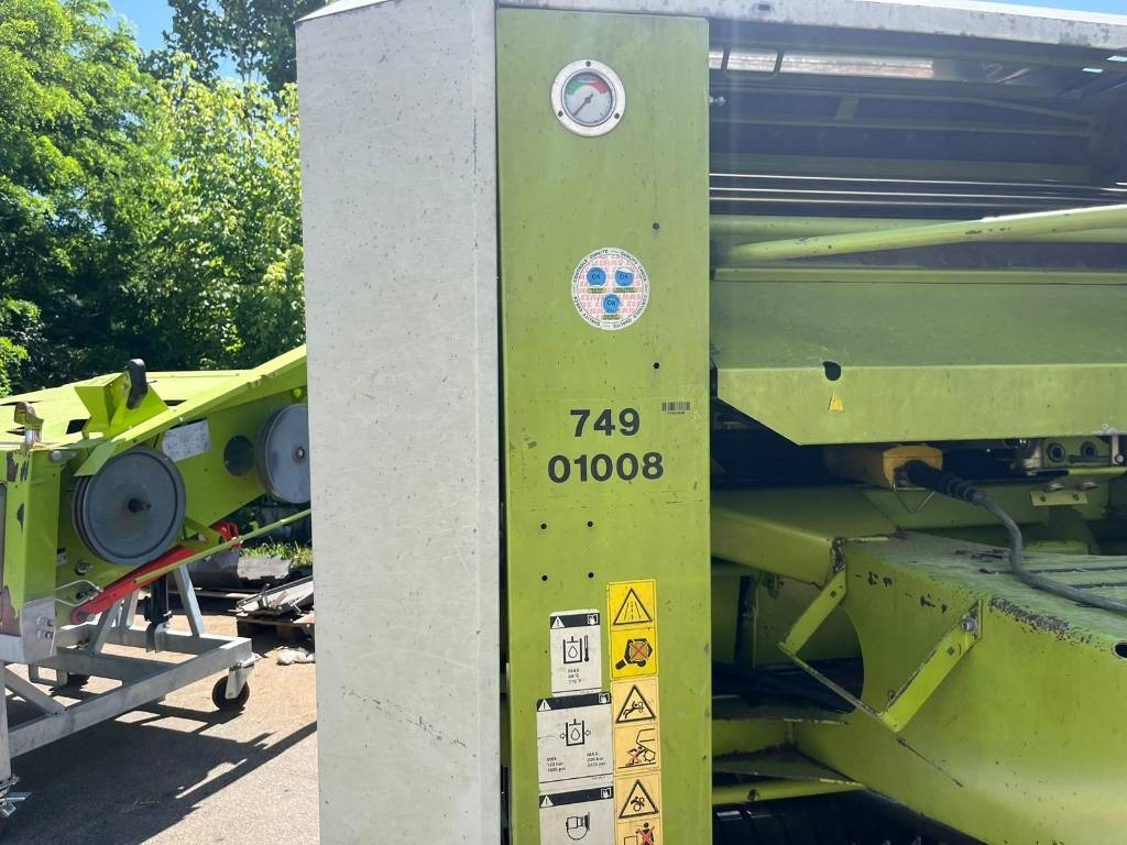 Claas Rollant 240 - Presă baloţi rotunzi: Foto 2 Claas Rollant 240 - Presă baloţi rotunzi: Foto 2