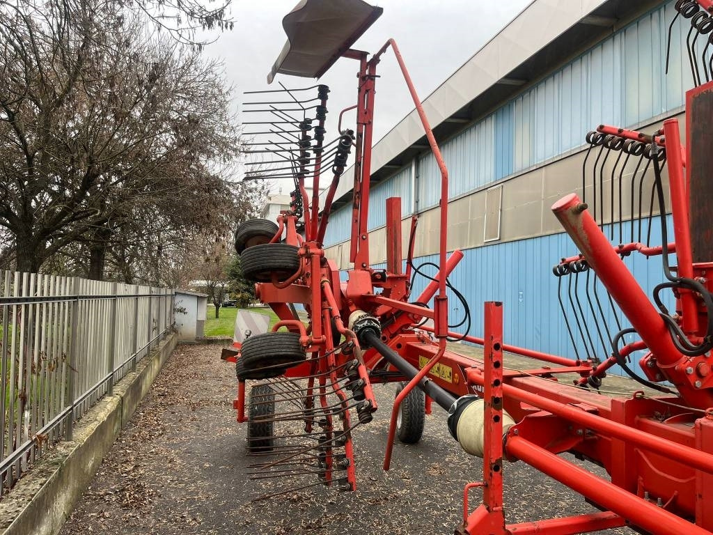 Kuhn 6520 - Maşină de întors fânul: Foto 3 Kuhn 6520 - Maşină de întors fânul: Foto 3