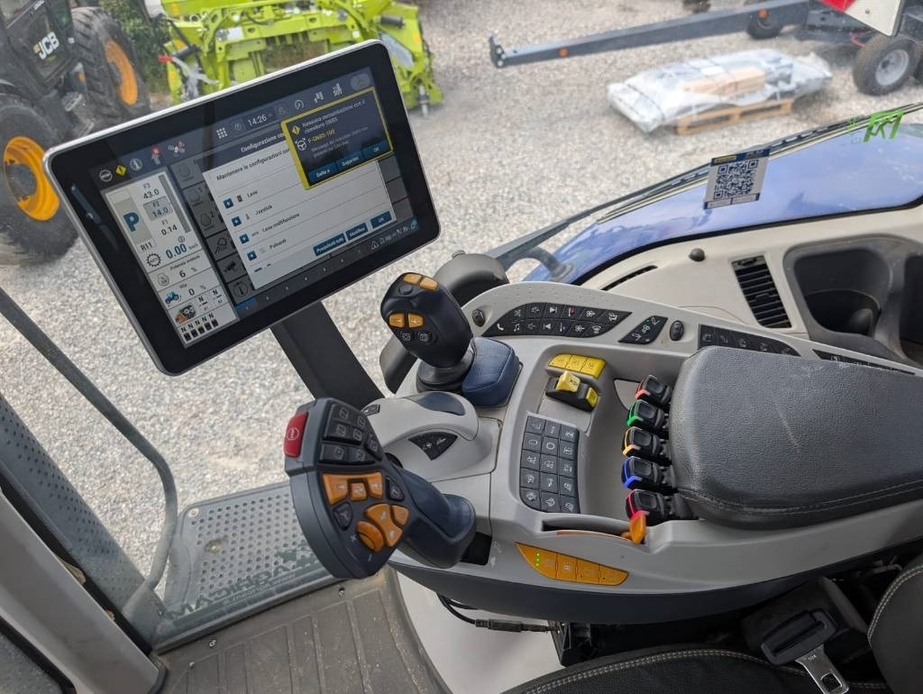 New Holland T 8.380 - Tractor agricol: Foto 4 New Holland T 8.380 - Tractor agricol: Foto 4