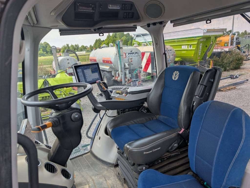 New Holland T 8.380 - Tractor agricol: Foto 5 New Holland T 8.380 - Tractor agricol: Foto 5