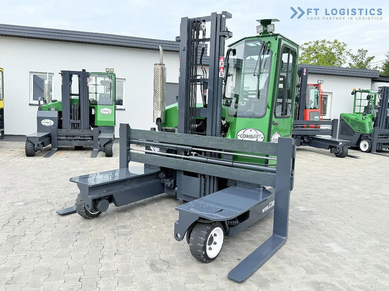 Combilift C3000 / DIESEL / DUPLEX - 4000MM / WIDE FORK POSITIONER 2700MM / FULL HEATED CABIN / ONLY 6905H / CONDITION - LIKE NEW! C3000 / - Stivuitor cu catarg retractabil, cu schimbare rapidă de direcţie: Foto 3 Combilift C3000 / DIESEL / DUPLEX - 4000MM / WIDE FORK POSITIONER 2700MM / FULL HEATED CABIN / ONLY 6905H / CONDITION - LIKE NEW! C3000 / - Stivuitor cu catarg retractabil, cu schimbare rapidă de direcţie: Foto 3