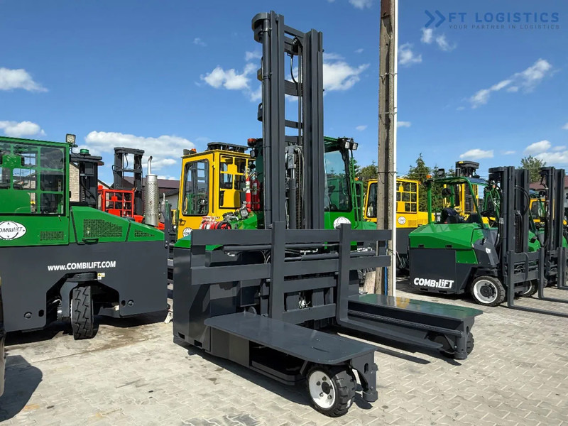 Combilift C5000E / ELECTRIC / TRIPLEX 8300MM / FULL FREE LIFT / WIDE FORK POSITIONER / SIDE SHIFT / BATTERY LIKE NEW C5000E / ELECTRIC / T - Stivuitor cu catarg retractabil, cu schimbare rapidă de direcţie: Foto 4 Combilift C5000E / ELECTRIC / TRIPLEX 8300MM / FULL FREE LIFT / WIDE FORK POSITIONER / SIDE SHIFT / BATTERY LIKE NEW C5000E / ELECTRIC / T - Stivuitor cu catarg retractabil, cu schimbare rapidă de direcţie: Foto 4