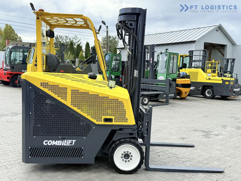 Stivuitor cu catarg retractabil, cu schimbare rapidă de direcţie Combilift CB4000 / GAS / TRIPLEX 5200MM / FREE LIFT / FORK POSITIONER / SIDE SHIFT / EXCELLENT CONDITION / Wide range of four-way and side: Foto 6 Stivuitor cu catarg retractabil, cu schimbare rapidă de direcţie Combilift CB4000 / GAS / TRIPLEX 5200MM / FREE LIFT / FORK POSITIONER / SIDE SHIFT / EXCELLENT CONDITION / Wide range of four-way and side: Foto 6