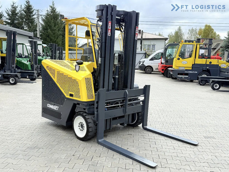 Stivuitor cu catarg retractabil, cu schimbare rapidă de direcţie Combilift CB4000 / GAS / TRIPLEX 5200MM / FREE LIFT / FORK POSITIONER / SIDE SHIFT / EXCELLENT CONDITION / Wide range of four-way and side: Foto 5 Stivuitor cu catarg retractabil, cu schimbare rapidă de direcţie Combilift CB4000 / GAS / TRIPLEX 5200MM / FREE LIFT / FORK POSITIONER / SIDE SHIFT / EXCELLENT CONDITION / Wide range of four-way and side: Foto 5