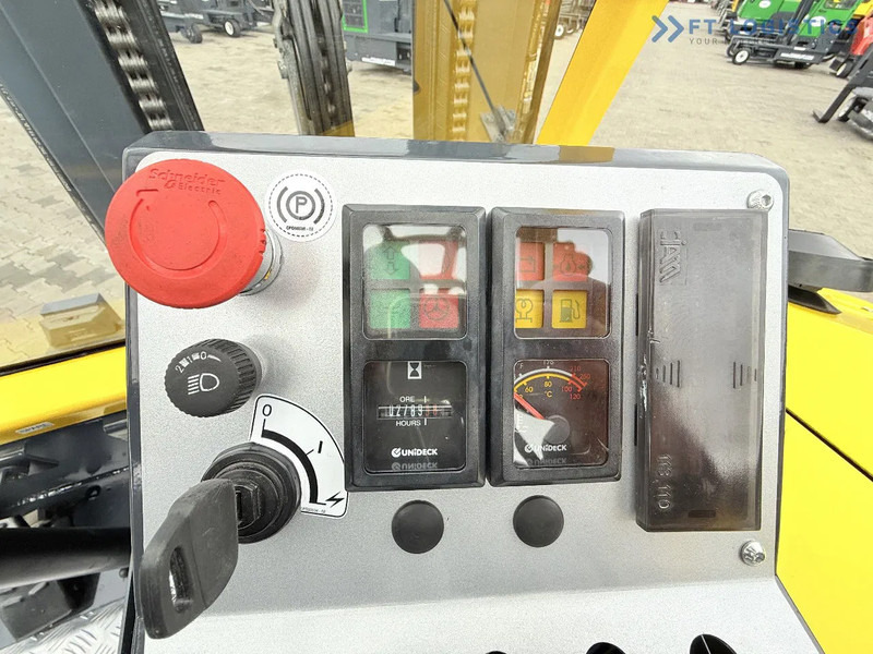 Stivuitor cu catarg retractabil, cu schimbare rapidă de direcţie Combilift CB4000 / GAS / TRIPLEX 5200MM / FREE LIFT / FORK POSITIONER / SIDE SHIFT / EXCELLENT CONDITION / Wide range of four-way and side: Foto 17