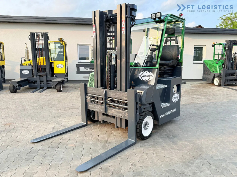 Combilift COMBILIFT C4000CB – TRIPLEX 5200mm – Year 2017 – LPG – FREE LIFT – SIDESHIFT – FORK POSITIONER – CONDITION 5/5 COMBILIFT C4000CB - Stivuitor cu catarg retractabil, cu schimbare rapidă de direcţie: Foto 1 Combilift COMBILIFT C4000CB – TRIPLEX 5200mm – Year 2017 – LPG – FREE LIFT – SIDESHIFT – FORK POSITIONER – CONDITION 5/5 COMBILIFT C4000CB - Stivuitor cu catarg retractabil, cu schimbare rapidă de direcţie: Foto 1