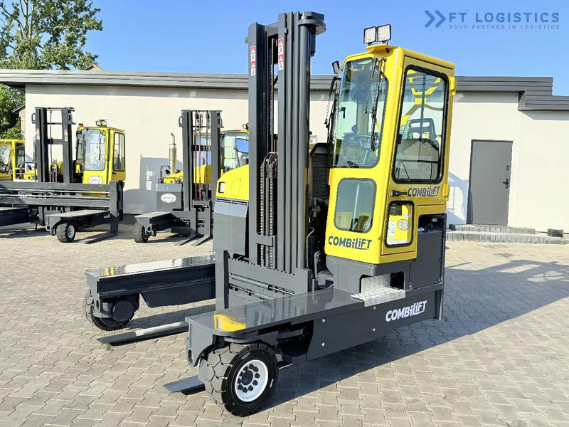 Stivuitor cu catarg retractabil, cu schimbare rapidă de direcţie Combilift Combilift C5000 / DIESEL / TRIPLEX 6000MM / FREE LIFT / FORK POSITIONER / BUILT-IN SCALE / HEATING / FULL CABIN / PERFECT CONDIT: Foto 6 Stivuitor cu catarg retractabil, cu schimbare rapidă de direcţie Combilift Combilift C5000 / DIESEL / TRIPLEX 6000MM / FREE LIFT / FORK POSITIONER / BUILT-IN SCALE / HEATING / FULL CABIN / PERFECT CONDIT: Foto 6