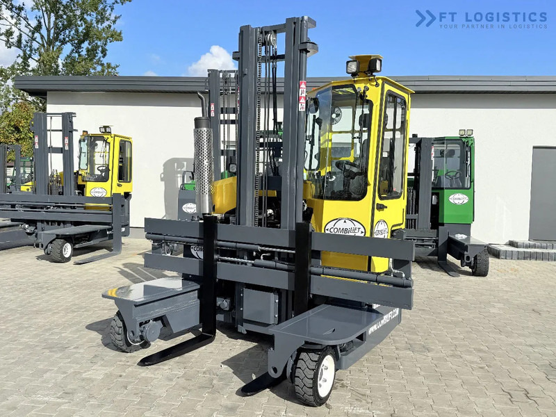 Combilift FOUR-WAY / MULTI-DIRECTIONAL FORKLIFT / ONLY 491 HOURS / C2500 / GAS / DUPLEX 4600MM / SHORT – ONLY 1900MM / WIDTH 2700MM WITH F - Stivuitor cu catarg retractabil, cu schimbare rapidă de direcţie: Foto 1 Combilift FOUR-WAY / MULTI-DIRECTIONAL FORKLIFT / ONLY 491 HOURS / C2500 / GAS / DUPLEX 4600MM / SHORT – ONLY 1900MM / WIDTH 2700MM WITH F - Stivuitor cu catarg retractabil, cu schimbare rapidă de direcţie: Foto 1