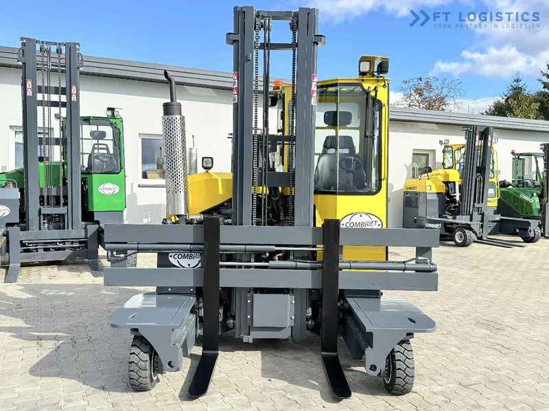 Combilift FOUR-WAY / MULTI-DIRECTIONAL FORKLIFT / ONLY 491 HOURS / C2500 / GAS / DUPLEX 4600MM / SHORT – ONLY 1900MM / WIDTH 2700MM WITH F - Stivuitor cu catarg retractabil, cu schimbare rapidă de direcţie: Foto 4 Combilift FOUR-WAY / MULTI-DIRECTIONAL FORKLIFT / ONLY 491 HOURS / C2500 / GAS / DUPLEX 4600MM / SHORT – ONLY 1900MM / WIDTH 2700MM WITH F - Stivuitor cu catarg retractabil, cu schimbare rapidă de direcţie: Foto 4