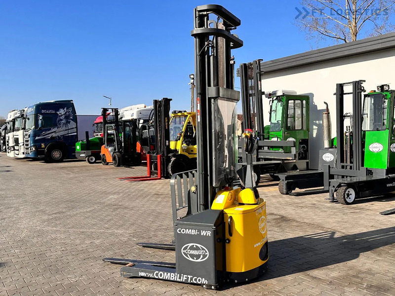 Combilift WR-4 / DUPLEX / 4.5M / 2017 / ONLY 30 MTH / LIKE NEW / 1500KG - Transpalet la mare înălţime: Foto 1 Combilift WR-4 / DUPLEX / 4.5M / 2017 / ONLY 30 MTH / LIKE NEW / 1500KG - Transpalet la mare înălţime: Foto 1