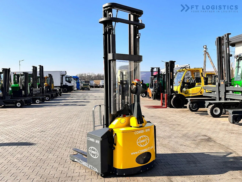 Combilift WR-4 / DUPLEX / 4.5M / 2017 / ONLY 30 MTH / LIKE NEW / 1500KG - Transpalet la mare înălţime: Foto 5 Combilift WR-4 / DUPLEX / 4.5M / 2017 / ONLY 30 MTH / LIKE NEW / 1500KG - Transpalet la mare înălţime: Foto 5