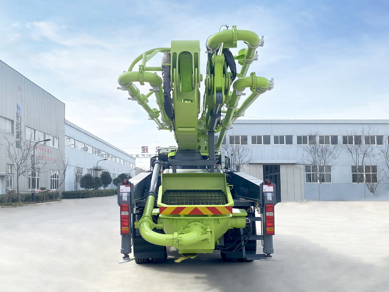 SITRAK 4×2, ZLJ5230THB - Autobetonieră cu pompă: Foto 3 SITRAK 4×2, ZLJ5230THB - Autobetonieră cu pompă: Foto 3