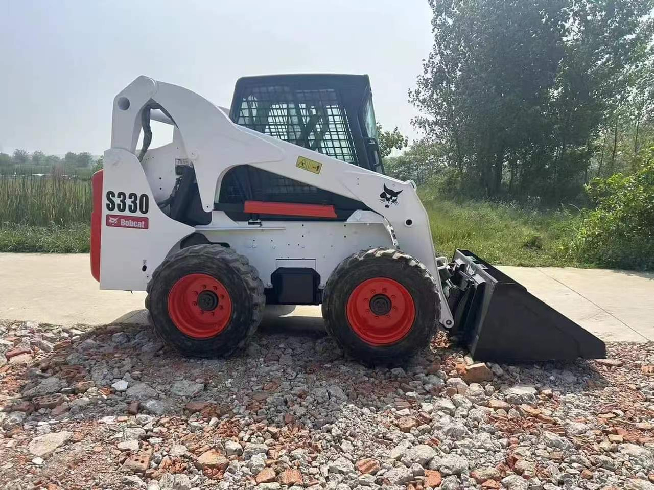 BOBCAT Used Heavy Construction Equipment bobcat S330 Second Hand Skid Steers Used Machine Hot Sale - Mini încărcător: Foto 5 BOBCAT Used Heavy Construction Equipment bobcat S330 Second Hand Skid Steers Used Machine Hot Sale - Mini încărcător: Foto 5