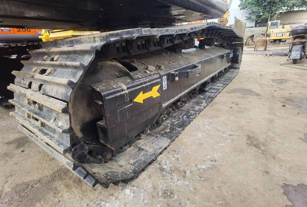 CRAWLER EXCAVATOR Used Hitachi ZX200-3G Excavator for Sale - Low Hours, Full Documentation - Excavator pe şenile: Foto 5 CRAWLER EXCAVATOR Used Hitachi ZX200-3G Excavator for Sale - Low Hours, Full Documentation - Excavator pe şenile: Foto 5
