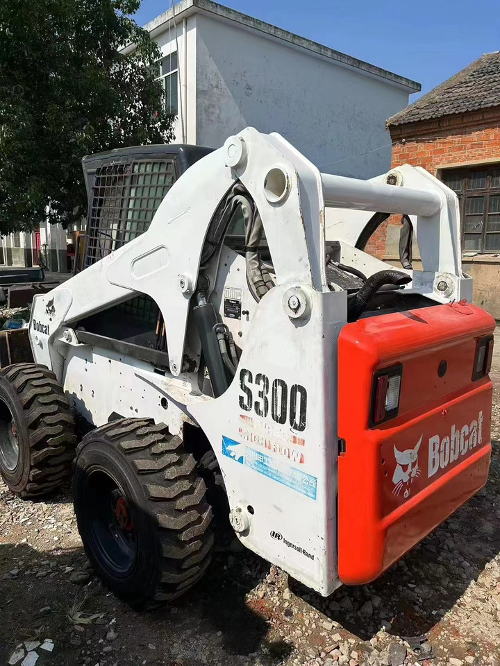 High Quality Mini Construction Machine Used Bobcat Skid Steer Loader S300 in Stock for Sale Bobcat Loader With Low Price - Mini încărcător: Foto 4 High Quality Mini Construction Machine Used Bobcat Skid Steer Loader S300 in Stock for Sale Bobcat Loader With Low Price - Mini încărcător: Foto 4