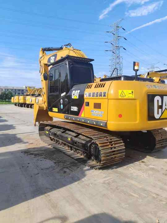 Second Hand Machine Original Used Caterpillar Excavator CAT 330D2 USED 329D2 320D2 325D 315D Excavator - Excavator pe şenile: Foto 4 Second Hand Machine Original Used Caterpillar Excavator CAT 330D2 USED 329D2 320D2 325D 315D Excavator - Excavator pe şenile: Foto 4