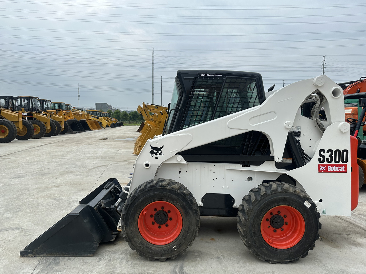 Second hand Hot sale skid-steers Bobcat S300 - Mini încărcător: Foto 5 Second hand Hot sale skid-steers Bobcat S300 - Mini încărcător: Foto 5
