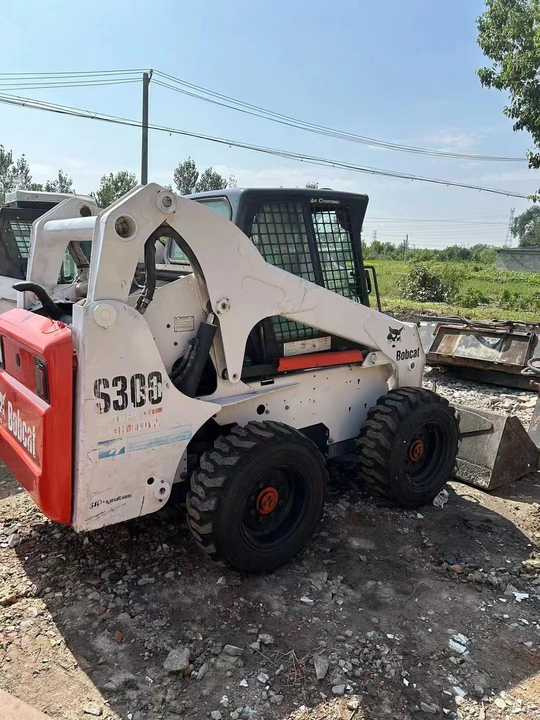Used Bob Cat Bob Cat S300 Used Skid Steer Wheel Loader Multifunctional Track Loaders Bobcat - Mini încărcător: Foto 3 Used Bob Cat Bob Cat S300 Used Skid Steer Wheel Loader Multifunctional Track Loaders Bobcat - Mini încărcător: Foto 3