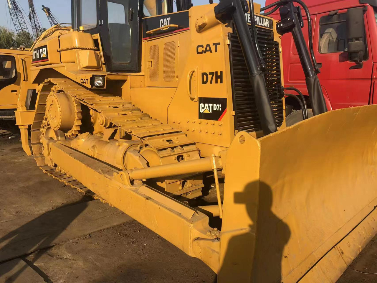 Used Caterpillar Cat D7H Dozer, Second Hand Cat D7H Bulldozer With Stong Blade - Buldozer: Foto 1 Used Caterpillar Cat D7H Dozer, Second Hand Cat D7H Bulldozer With Stong Blade - Buldozer: Foto 1