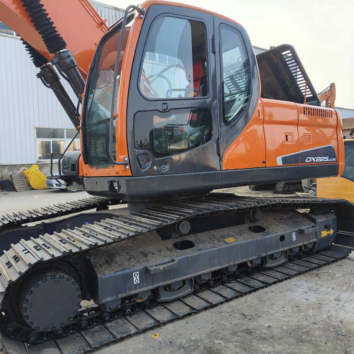 Used Excavator Doosan DX225LC-9 Excavators Mini Equipment Earth Moving Machinery Doosan Digger Excavator for Sale - Excavator pe şenile: Foto 2 Used Excavator Doosan DX225LC-9 Excavators Mini Equipment Earth Moving Machinery Doosan Digger Excavator for Sale - Excavator pe şenile: Foto 2