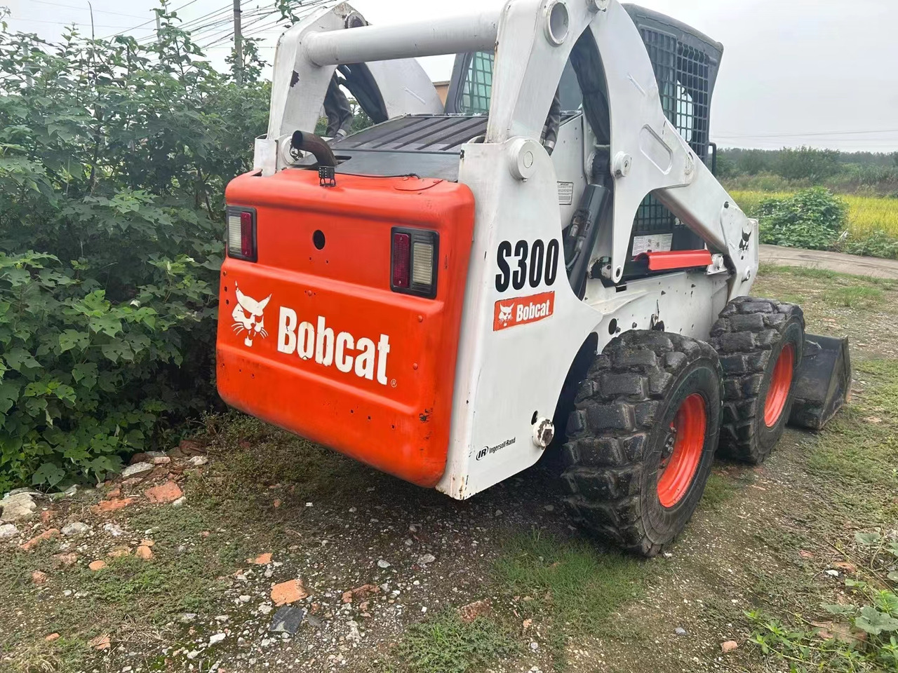 BOBCAT S300 - Mini încărcător: Foto 4 BOBCAT S300 - Mini încărcător: Foto 4