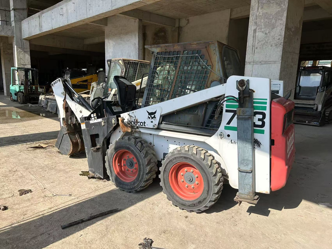 BOBCAT T753 - Mini încărcător: Foto 1 BOBCAT T753 - Mini încărcător: Foto 1
