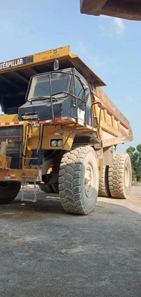 CATERPILLAR 773D - Camion basculantă: Foto 2 CATERPILLAR 773D - Camion basculantă: Foto 2