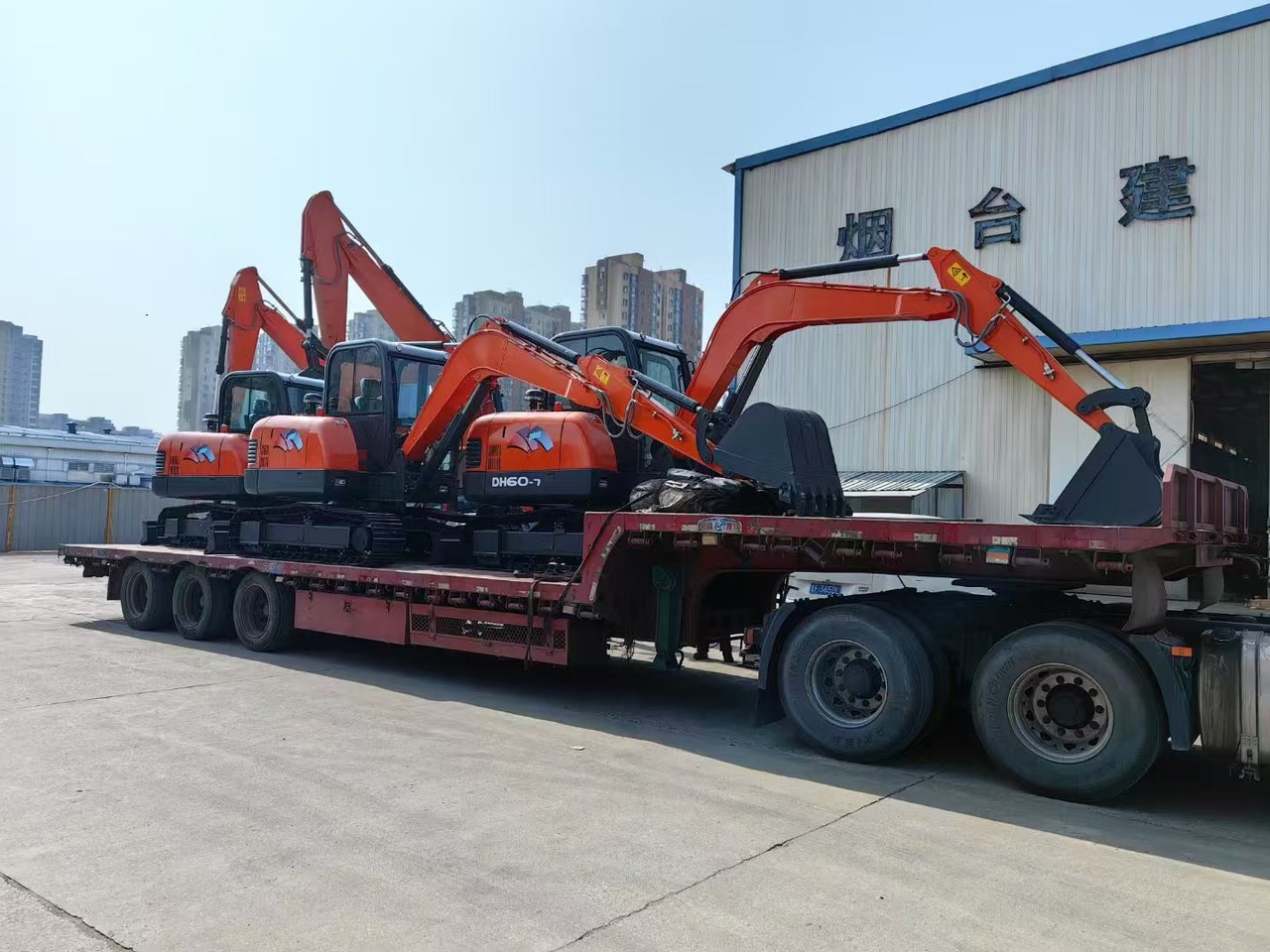 DOOSAN DH60-7 - Excavator pe şenile: Foto 2 DOOSAN DH60-7 - Excavator pe şenile: Foto 2