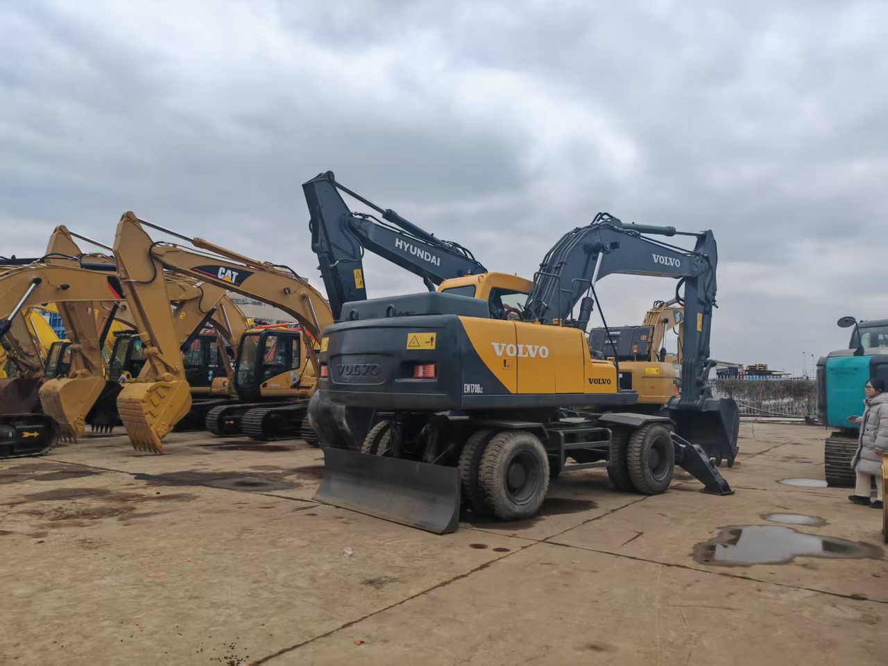 VOLVO EW170BLC - Excavator pe roţi: Foto 3 VOLVO EW170BLC - Excavator pe roţi: Foto 3