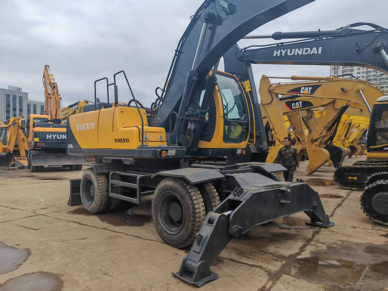 VOLVO EW170BLC - Excavator pe roţi: Foto 2 VOLVO EW170BLC - Excavator pe roţi: Foto 2