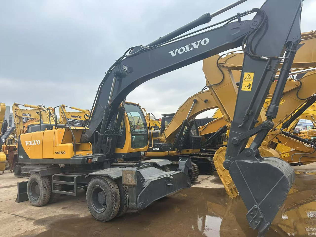 VOLVO EW170BLC - Excavator pe roţi: Foto 1 VOLVO EW170BLC - Excavator pe roţi: Foto 1