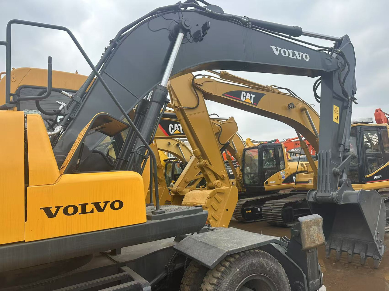 VOLVO EW170BLC - Excavator pe roţi: Foto 3 VOLVO EW170BLC - Excavator pe roţi: Foto 3