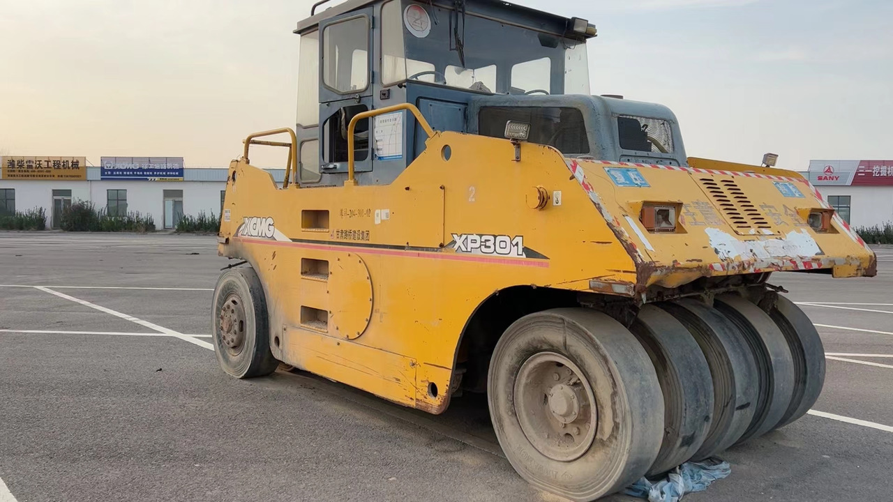 XCMG XP301 - Cilindru compactor pentru asfalt: Foto 3 XCMG XP301 - Cilindru compactor pentru asfalt: Foto 3