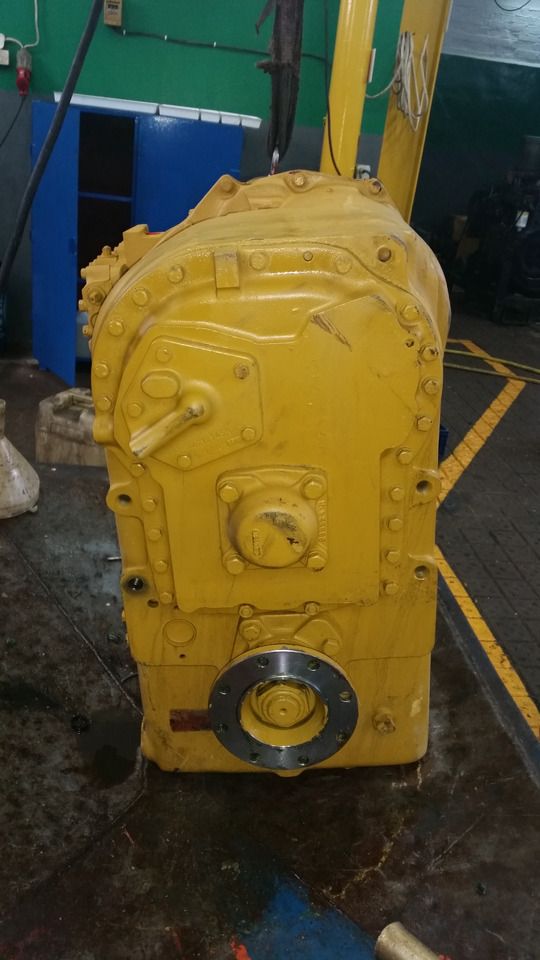 Skrzynia biegów Clark R28000 do Clark R24000, R28000, R32000, R34000, R36000 - Cutie de viteze pentru Utilaje constructii: Foto 2 Skrzynia biegów Clark R28000 do Clark R24000, R28000, R32000, R34000, R36000 - Cutie de viteze pentru Utilaje constructii: Foto 2