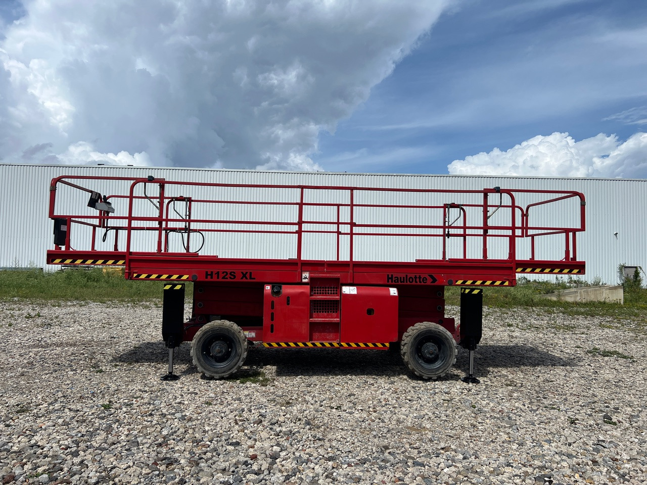HAULOTTE H12SXL - Platforma foarfeca: Foto 1 HAULOTTE H12SXL - Platforma foarfeca: Foto 1