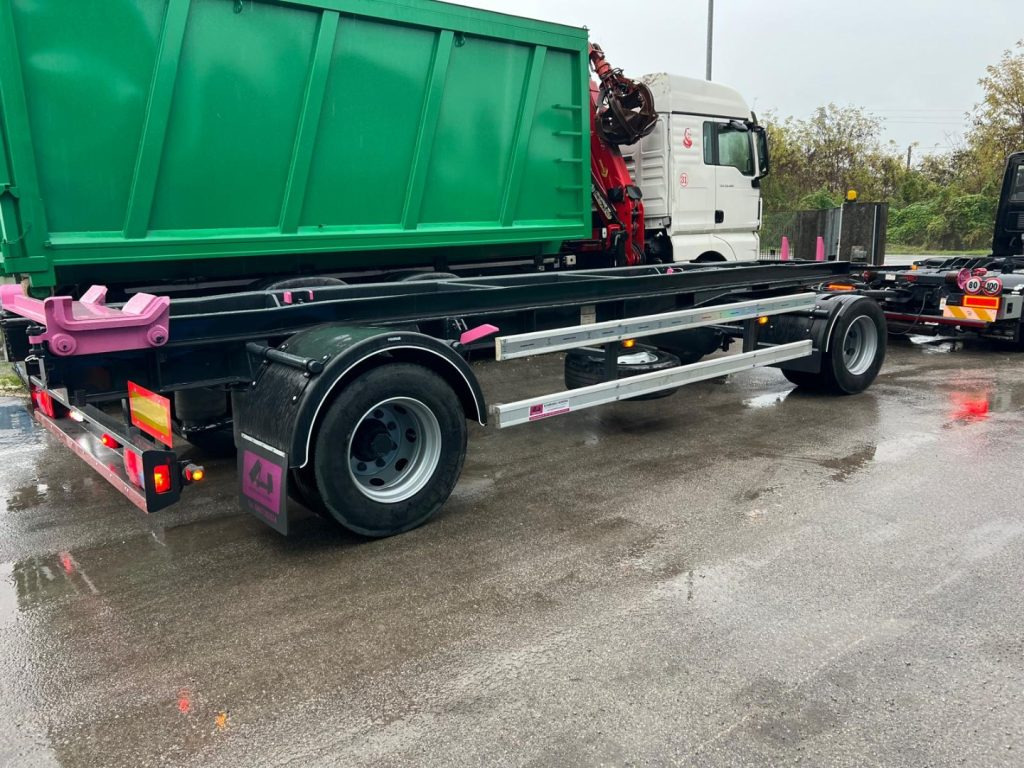 ATLAS RIMORCHIO ATLAS SCARRABILE - Remorcă abroll/ Skiploader: Foto 4 ATLAS RIMORCHIO ATLAS SCARRABILE - Remorcă abroll/ Skiploader: Foto 4