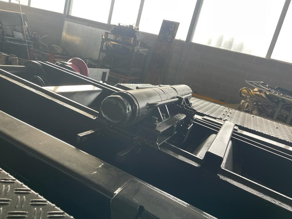 BLOCCAGGIO POSTERIORE INTERNO CON 2 PISTONI - Caroserie și exterior pentru Camion: Foto 3 BLOCCAGGIO POSTERIORE INTERNO CON 2 PISTONI - Caroserie și exterior pentru Camion: Foto 3