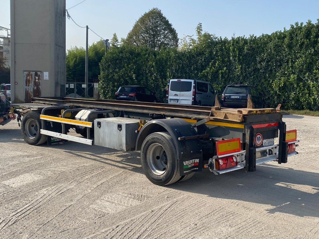 CARDI RIMORCHIO CARDI SCARRABILE PNEUMATICO - Remorcă abroll/ Skiploader: Foto 2 CARDI RIMORCHIO CARDI SCARRABILE PNEUMATICO - Remorcă abroll/ Skiploader: Foto 2