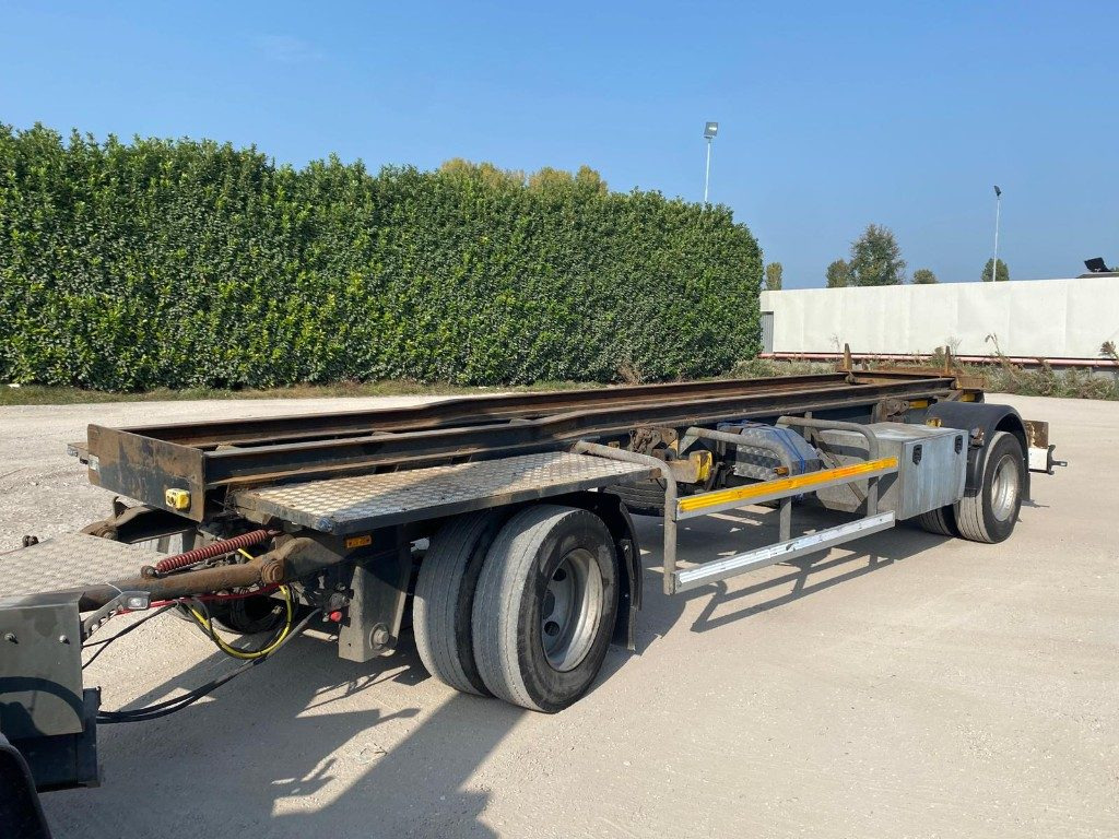 CARDI RIMORCHIO CARDI SCARRABILE PNEUMATICO - Remorcă abroll/ Skiploader: Foto 3 CARDI RIMORCHIO CARDI SCARRABILE PNEUMATICO - Remorcă abroll/ Skiploader: Foto 3