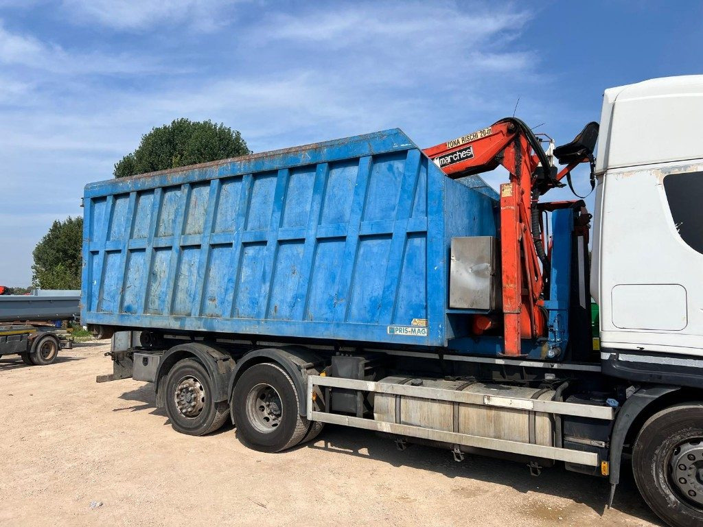 CONTAINER SCARRABILE USATO A CIELO APERTO CON GRU - Container abroll: Foto 1 CONTAINER SCARRABILE USATO A CIELO APERTO CON GRU - Container abroll: Foto 1