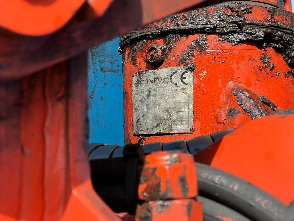 CONTAINER SCARRABILE USATO A CIELO APERTO CON GRU - Container abroll: Foto 5 CONTAINER SCARRABILE USATO A CIELO APERTO CON GRU - Container abroll: Foto 5