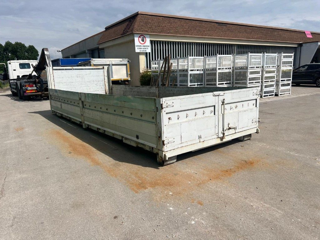 CONTAINER SCARRABILE USATO A PIANALE CON SPONDE - Container abroll: Foto 3 CONTAINER SCARRABILE USATO A PIANALE CON SPONDE - Container abroll: Foto 3