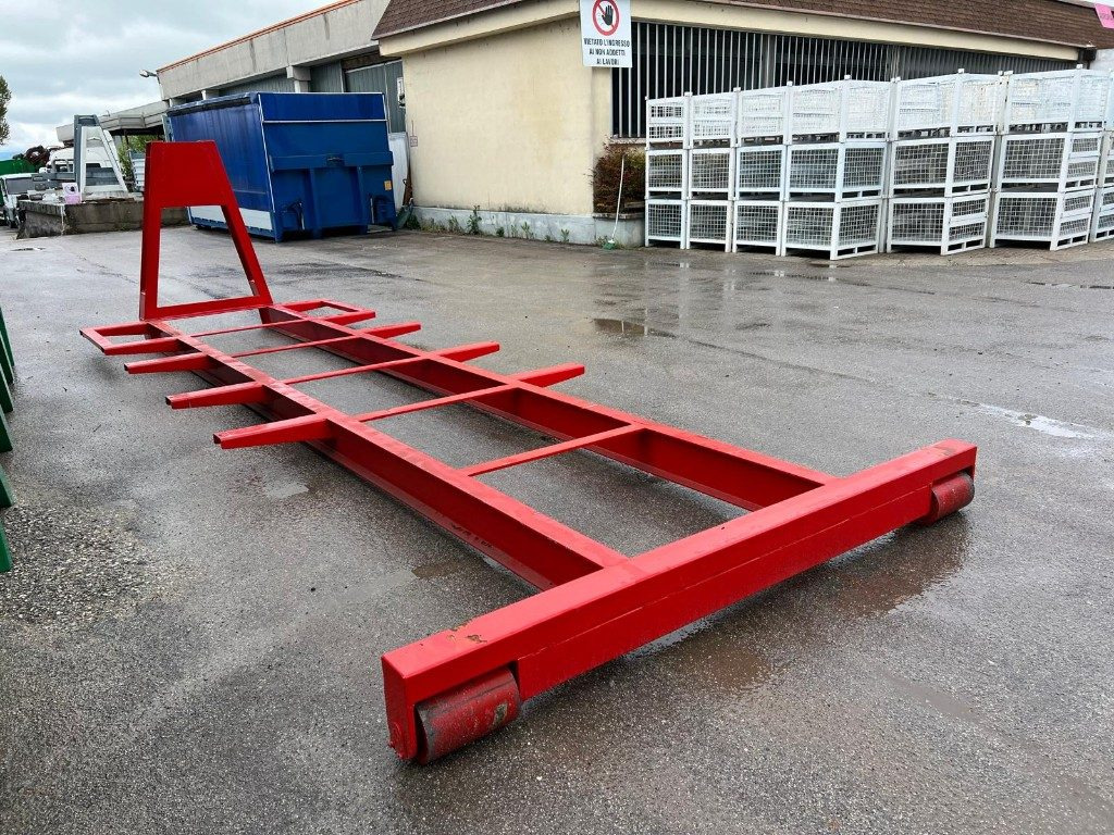 CULLA SCARRABILE NUOVA - Container abroll: Foto 3 CULLA SCARRABILE NUOVA - Container abroll: Foto 3