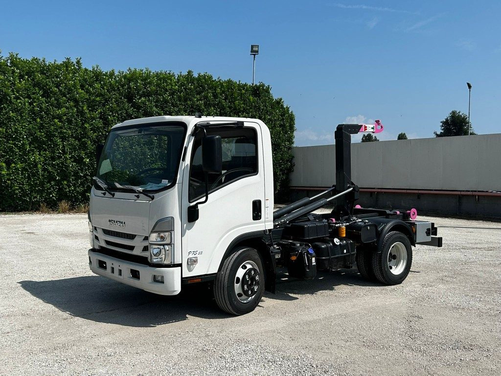 ISUZU P75 NUOVO SCARRABILE - Camion cu cârlig: Foto 1 ISUZU P75 NUOVO SCARRABILE - Camion cu cârlig: Foto 1