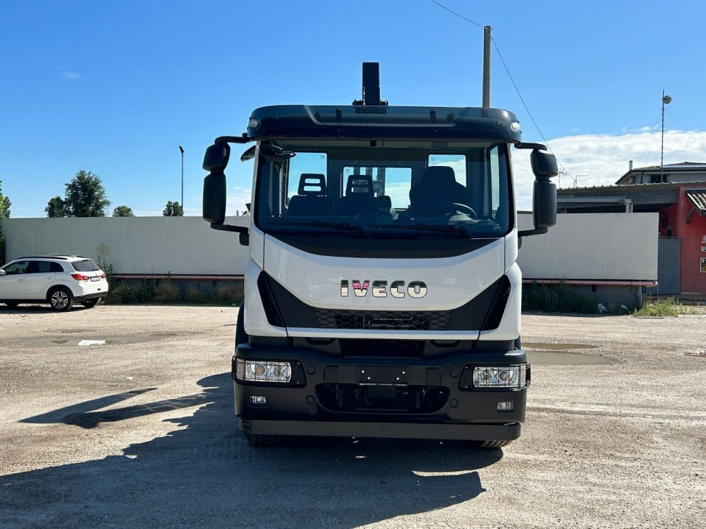 IVECO EUROCARGO 180E32K NUOVO SCARRABILE - Camion cu cârlig: Foto 2 IVECO EUROCARGO 180E32K NUOVO SCARRABILE - Camion cu cârlig: Foto 2