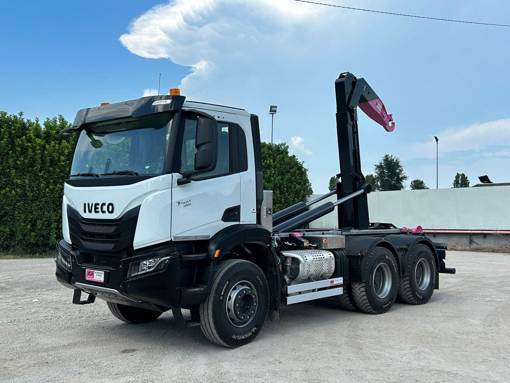 IVECO TRAKKER T-WAY AD380T NUOVO SCARRABILE - Camion cu cârlig: Foto 1 IVECO TRAKKER T-WAY AD380T NUOVO SCARRABILE - Camion cu cârlig: Foto 1