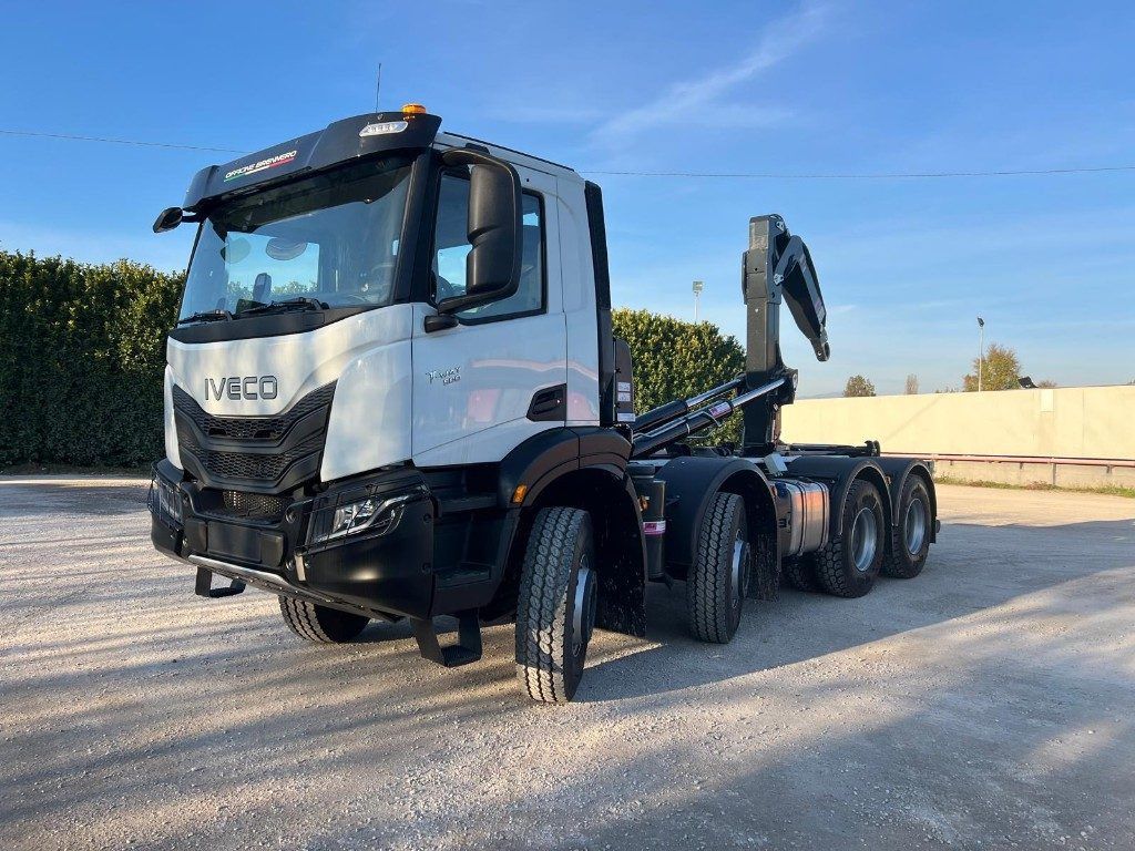 IVECO TRAKKER T-WAY AD500 NUOVO SCARRABILE - Camion cu cârlig: Foto 2 IVECO TRAKKER T-WAY AD500 NUOVO SCARRABILE - Camion cu cârlig: Foto 2