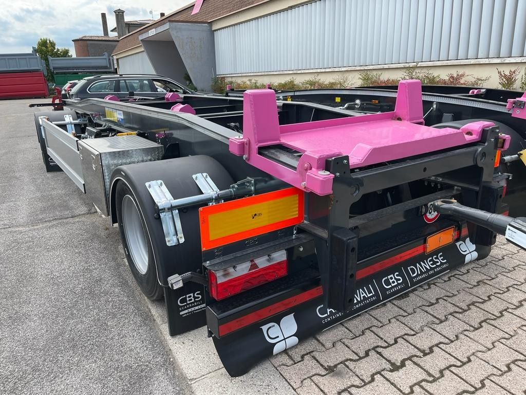 RIMORCHIO CBS NUOVO SCARRABILE - Remorcă abroll/ Skiploader: Foto 1 RIMORCHIO CBS NUOVO SCARRABILE - Remorcă abroll/ Skiploader: Foto 1