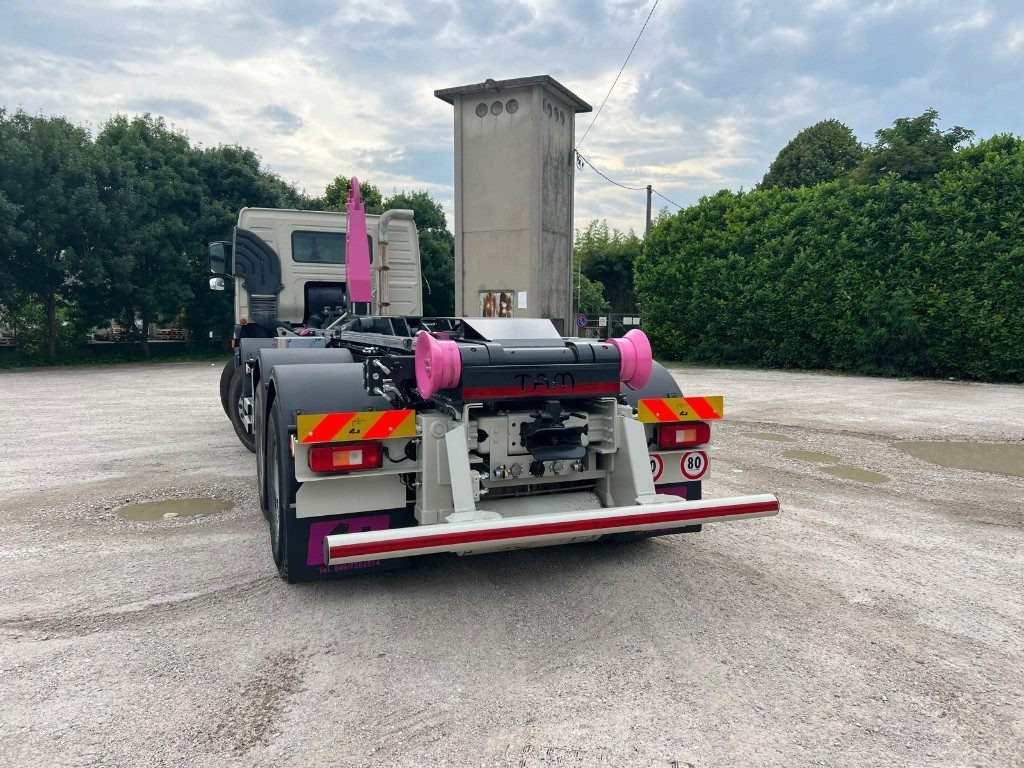 VOLVO FM480 SCARRABILE 8X4 - Camion cu cârlig: Foto 4 VOLVO FM480 SCARRABILE 8X4 - Camion cu cârlig: Foto 4