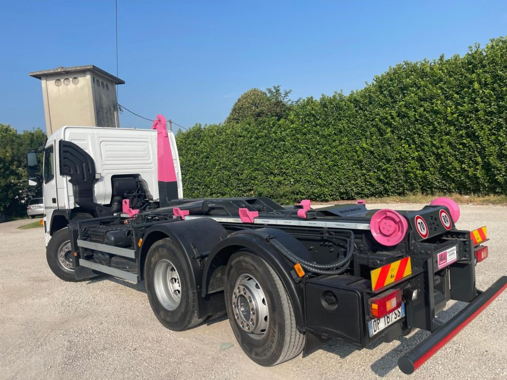 VOLVO FM9 SCARRABILE - Camion cu cârlig: Foto 5 VOLVO FM9 SCARRABILE - Camion cu cârlig: Foto 5